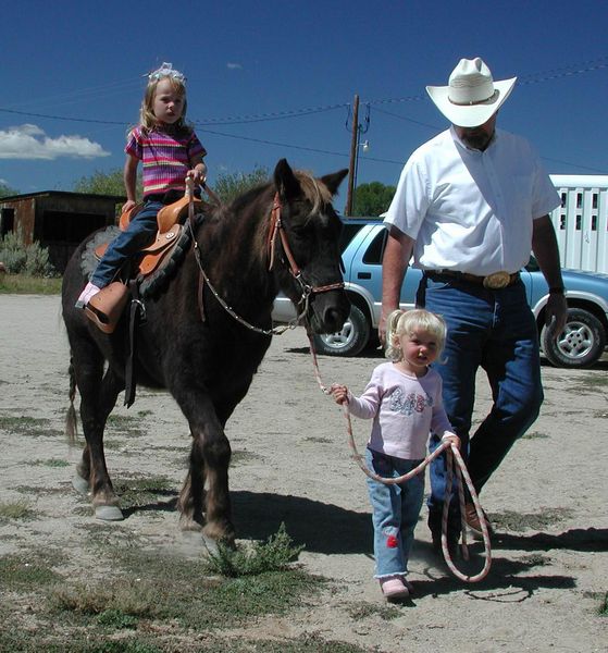 Rodeo family. Photo by Pinedale Online.