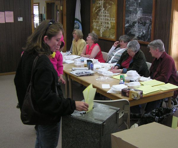 Election Day. Photo by Dawn Ballou, Pinedale Online.