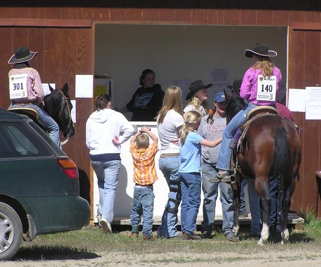 Cowboy Concessions. Photo by Dawn Ballou, Pinedale Online.