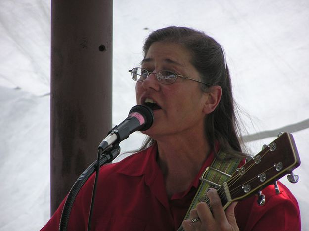 Kay singing. Photo by Bob Rule.