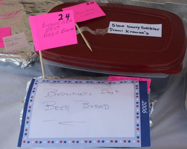 Bake Sale. Photo by Dawn Ballou, Pinedale Online.