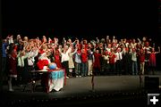 Broadway Santa Songs. Photo by Pam McCulloch, Pinedale Online.