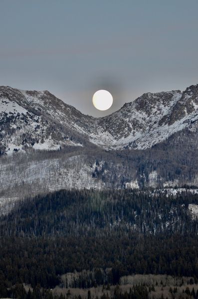 Full Moon. Photo by Rob Tolley.