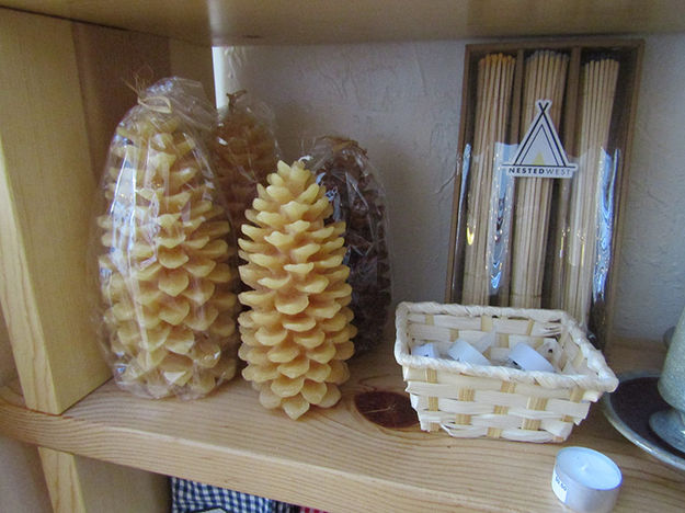 Pinecone Candles. Photo by Dawn Ballou, Pinedale Online.