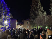 Waiting for the tree lighting. Photo by Dawn Ballou, Pinedale Online.