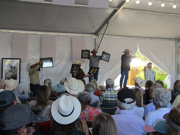2022 Auction. Photo by Dawn Ballou, Pinedale Online.