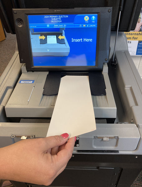 Voting machine. Photo by Dawn Ballou, Pinedale Online.