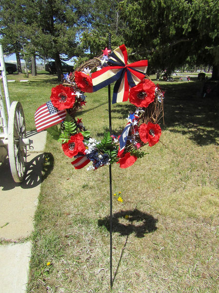 Memorial Wreath. Photo by Pinedale Online.