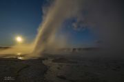 Fountain Geyser Eruption. Photo by Dave Bell.