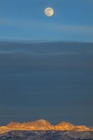 Moon Over Fremont. Photo by Dave Bell.